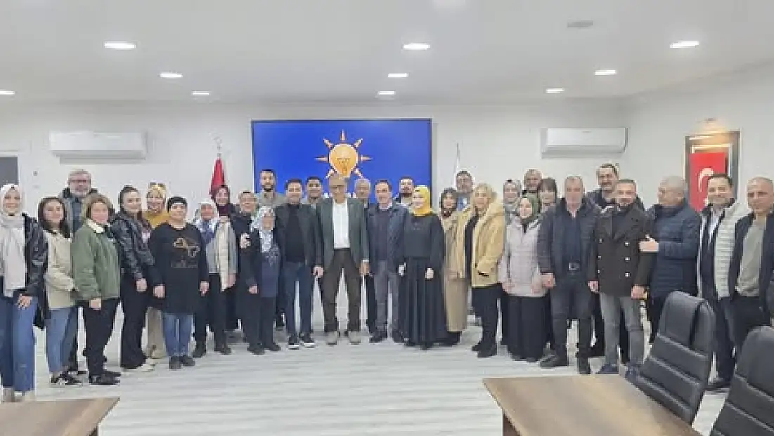 AK Parti Tire İlçe Teşkilatı Haftalık Yönetim Kurulu Toplantısını Gerçekleştirdi