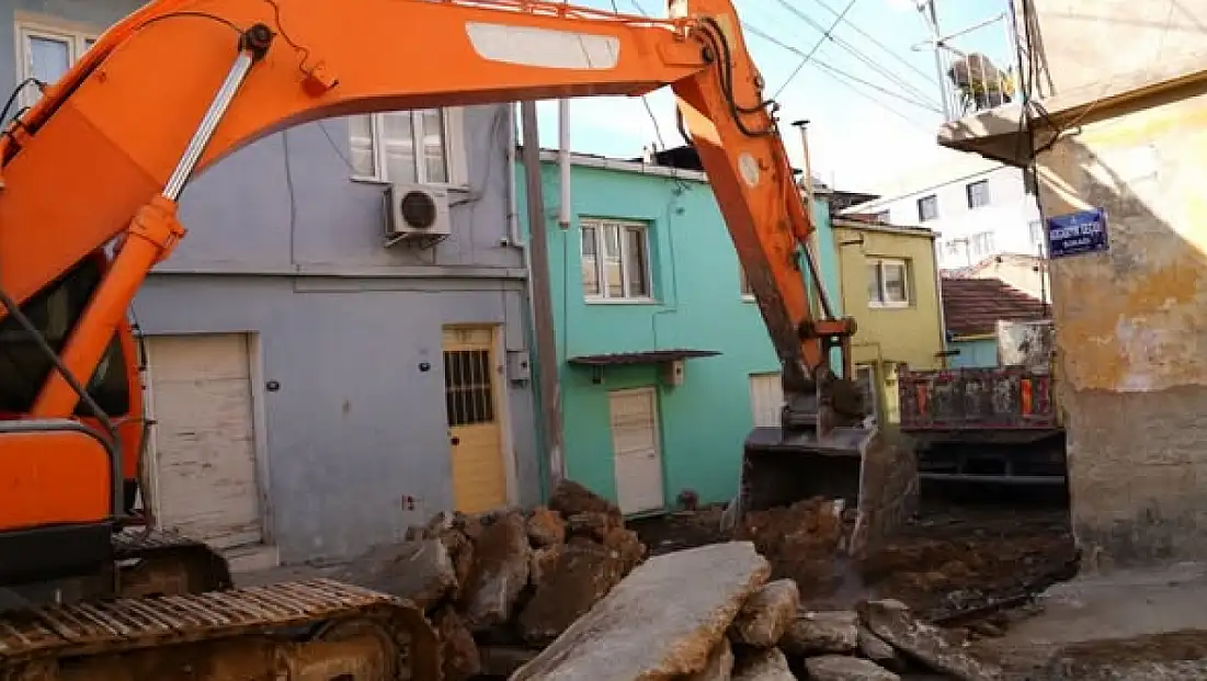 GAZİ CADDESİ’NDE YOL YENİLEME ÇALIŞMALARI BAŞLADI