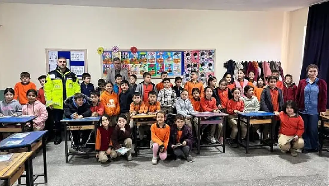 İĞDELİ İLKOKULU’NDA TRAFİK GÜVENLİĞİ EĞİTİMİ
