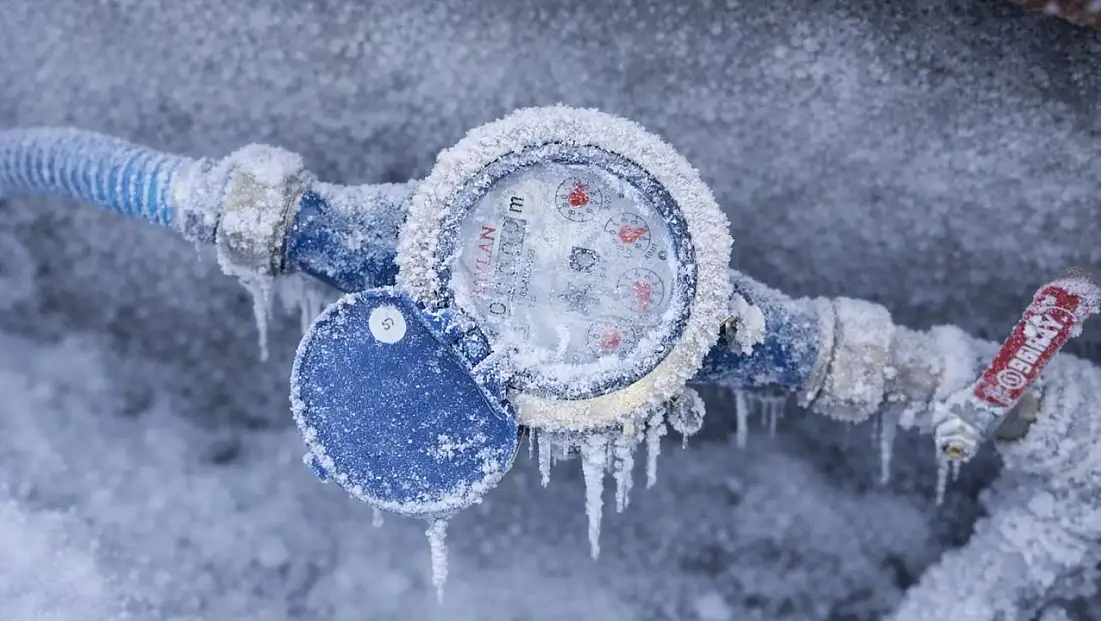 İZMİR’DE KARA KIŞ KAPIDA: İZSU’DAN DON UYARISI