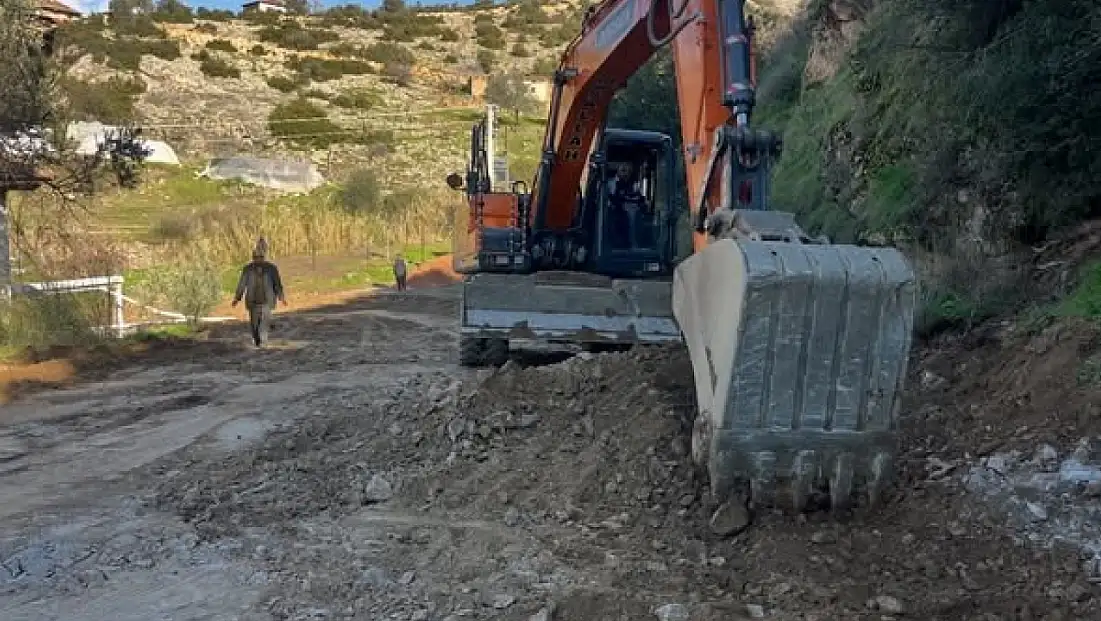 KALEKÖY MAHALLESİ’NDE PARKE TAŞI ÇALIŞMASI SÜRÜYOR