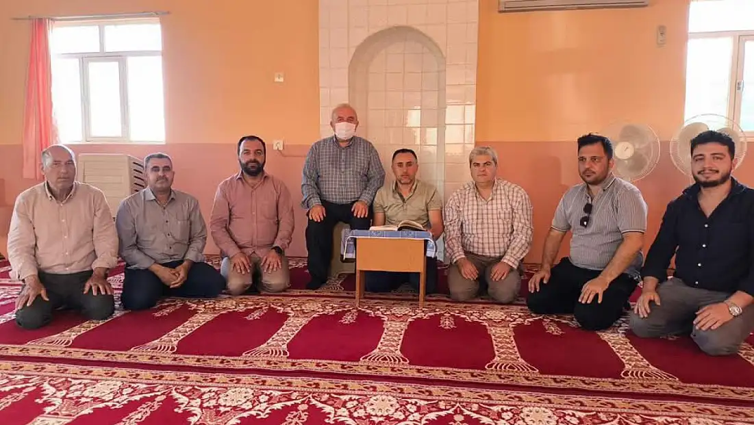 Kiraz’da Din Görevlileri Kitapla Buluştu: “Oku-Yorum” Projesi İlgi Gördü