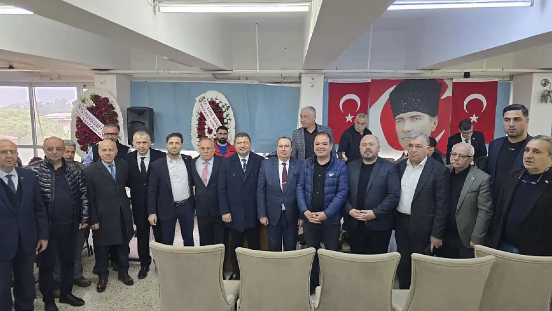 BAŞKAN OKUROĞLU, PAZARCI ESNAFIYLA GENEL KURULDA BULUŞTU