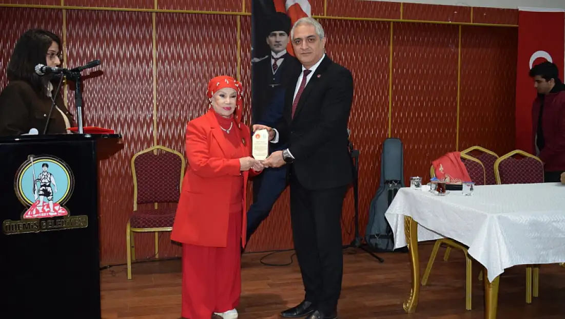 ÖDEMİŞ CUMHURİYET BAŞSAVCILIĞI DENETİMLİ SERBESTLİK  MÜDÜRLÜĞÜNÜN ETKİNLİĞİNDE,   BEDİA AKARTÜRK'TEN TÜM TOPLLUMA ÇAĞRI DENETİMLİ SERBESTLİK GÖNÜLLÜSÜ OLSUN