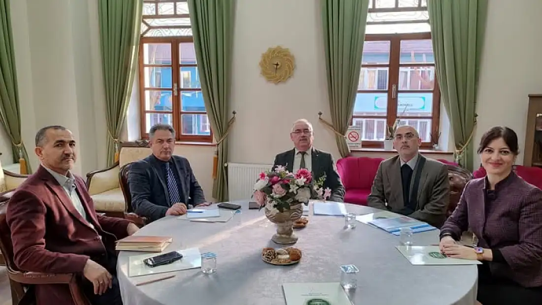 ÖDEMİŞ’TE OKULLARDA EĞİTİM-ÖĞRETİM YILI HAZIRLIKLARI DEĞERLENDİRİLDİ