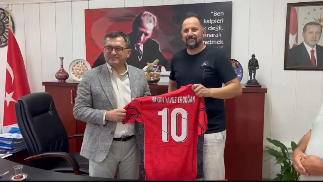 Ödemiş ve Uzunköprü Masterler’den Kaymakam Erdoğan’a Hatıra Forması