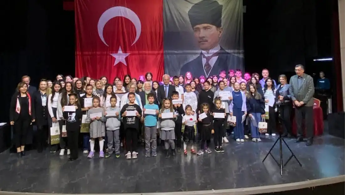 “Savaş–Recep Başsoy Türkçemize Özen Dil ve Yazın Ödülleri” 10. Yarışması Ödemiş’te Gerçekleşti