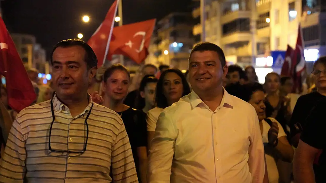 Tire’de Fener Alayıyla Zafer Coşkusu Caddelere Taştı