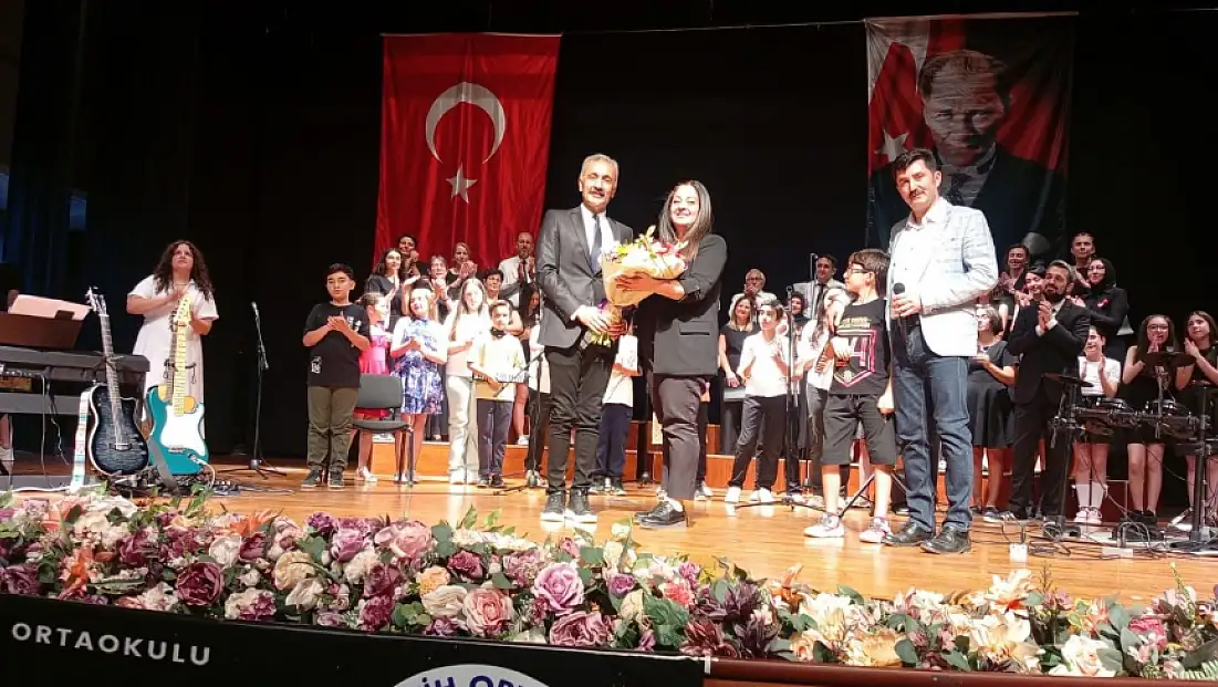 Tire Fatih Ortaokulu’ndan Duygusal ve Sanatsal Bir Gece