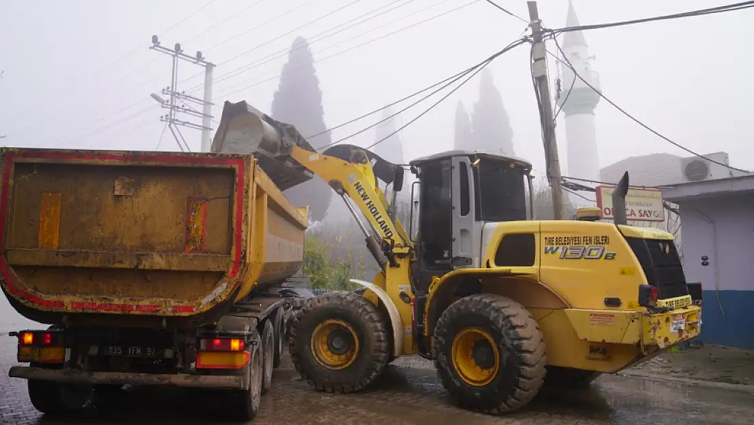 YENİÇİFTLİK’TE BEKLENEN YOL YENİLEME ÇALIŞMASI BAŞLADI