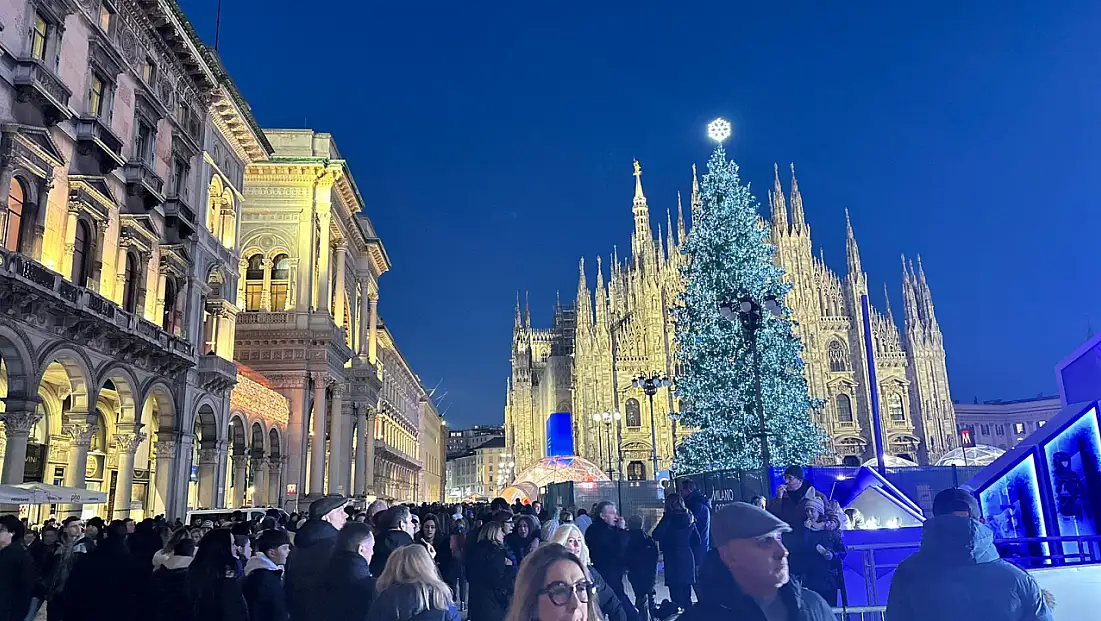 Milano’nun Simgesi Duomo Katedrali Ziyaretçi Akınına Uğruyor