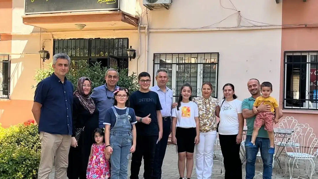 Ödemiş’in LGS birincileri İlçe Milli Eğitim Müdürlüğünü ziyaret etti