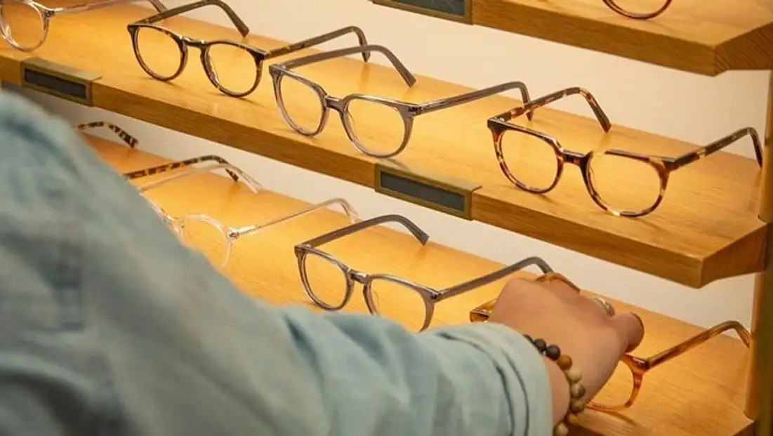 ÖDEMİŞ’TE 6 BİNİN ÜZERİNDE GÖZLÜK İCRALIK OLDU