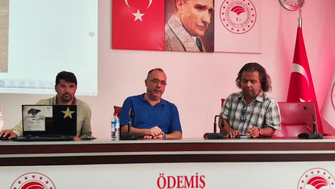 Ödemiş’te Muhtarlara İklim Akıllı Tarım ve Toprak Çalışmaları Bilgilendirmesi