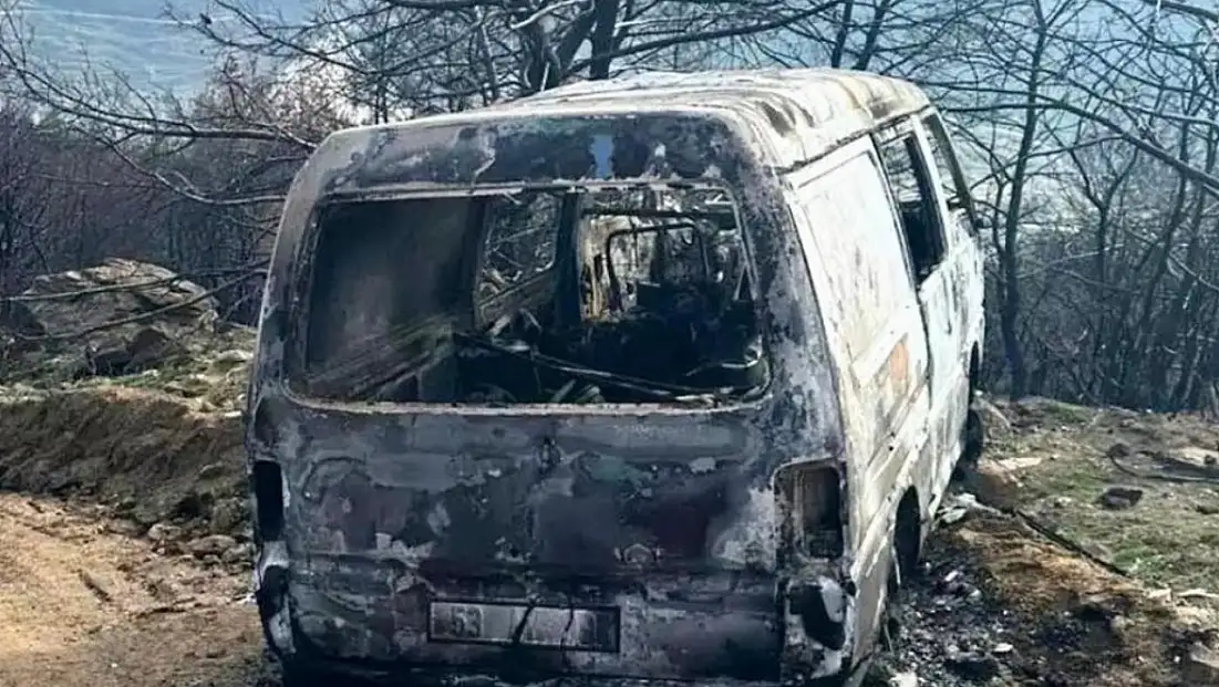 ÖDEMİŞ’TE ORMAN İŞÇİSİ BURAK ODABAŞ ARACINDA YANMIŞ HALDE BULUNDU