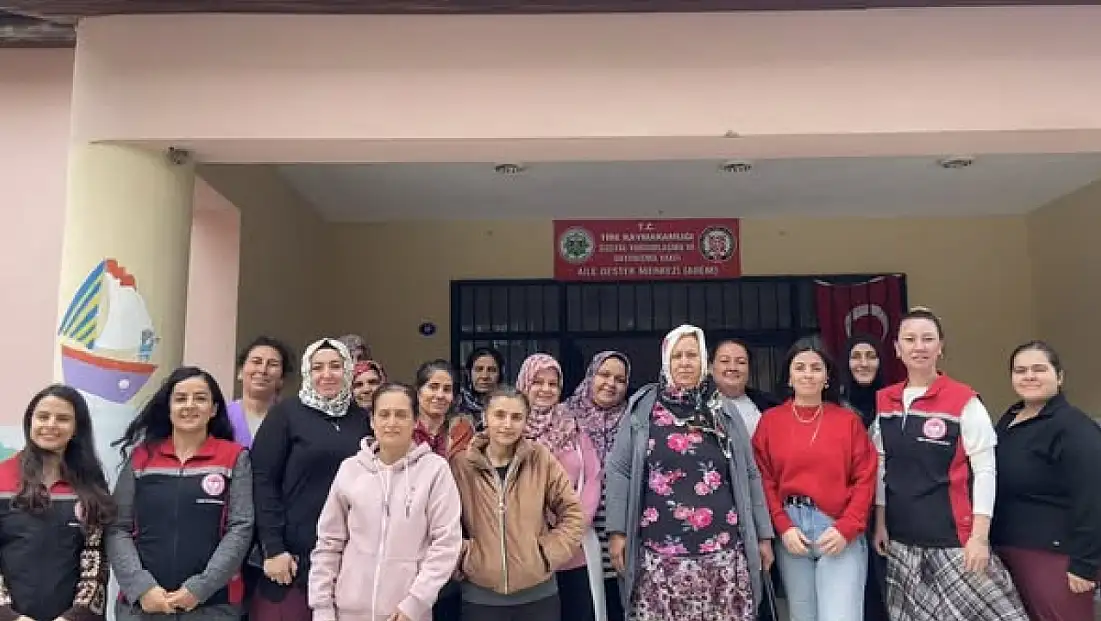 TİRE'DE AİLE DESTEK MERKEZİNDE EVCİL HAYVAN BAKIM EĞİTİMİ DÜZENLENDİ