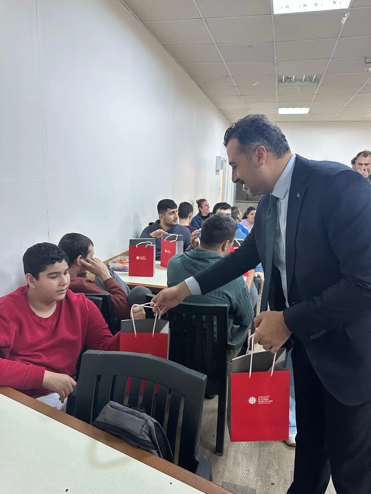 'Engelsiz Hayat İzmir' Projesi Kapsamında Sevgi Tohumları Merkezine Ziyaret