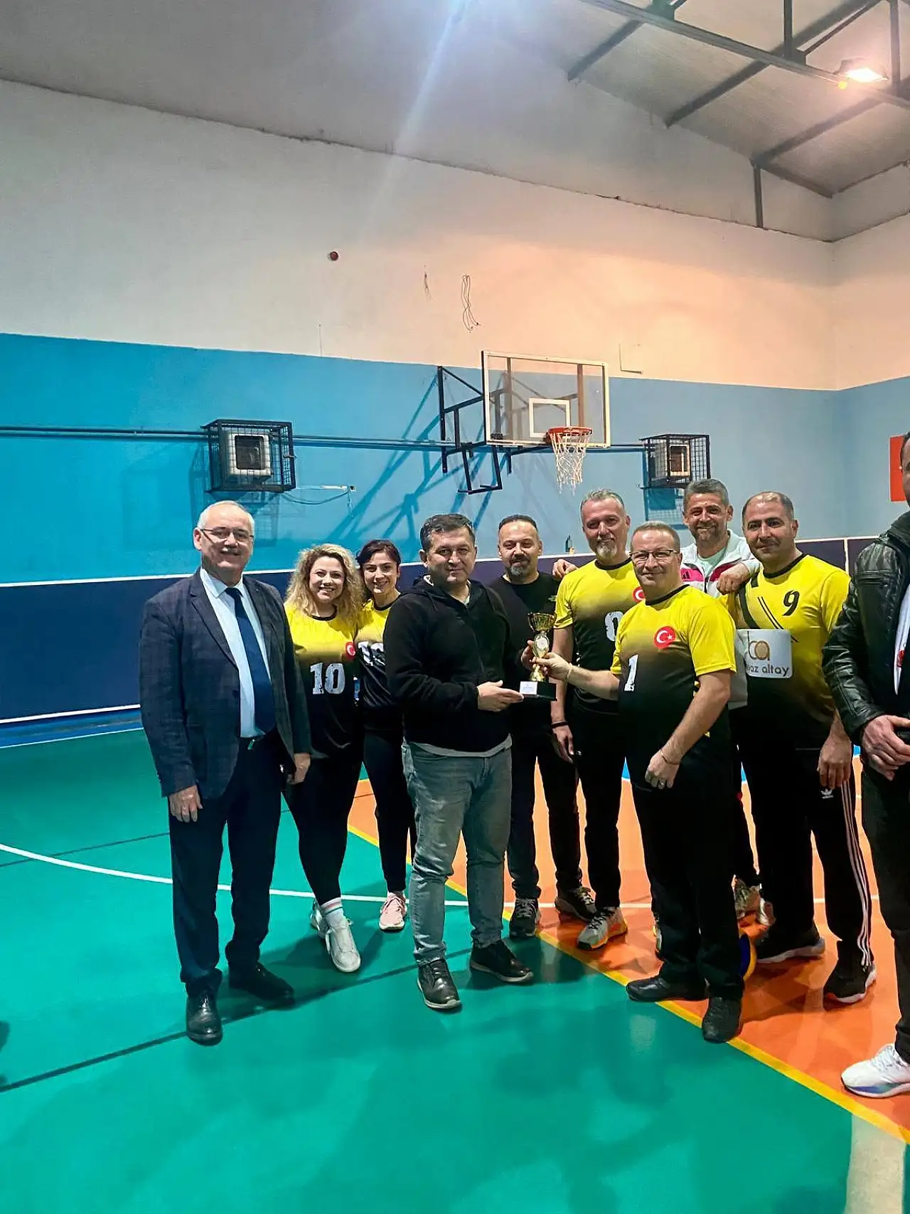 Ödemiş'te Öğretmenler Arası Voleybol Turnuvası Büyük Finalle Tamamlandı