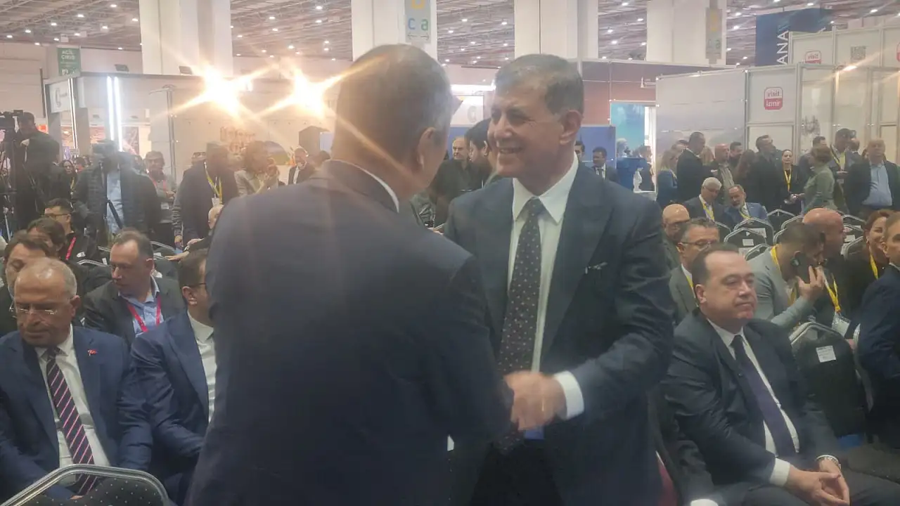 MEDSPARC Uluslararası İş Zirvesi İzmir'de Başladı: Dr. Cemil Tugay Açılışta Konuştu