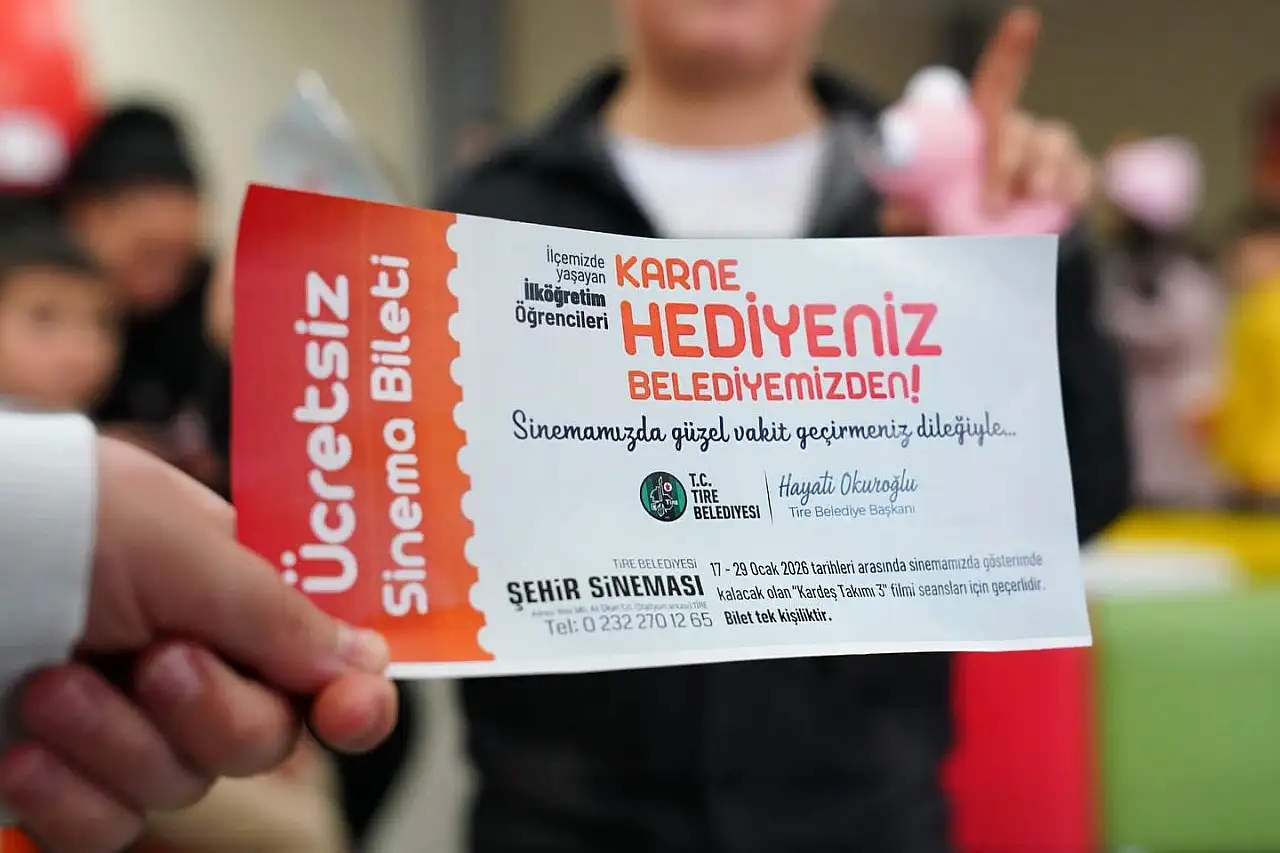 TİRE'DE ÇOCUKLARA KÜLTÜR VE SİNEMA DOLU KARNE SEVİNCİ