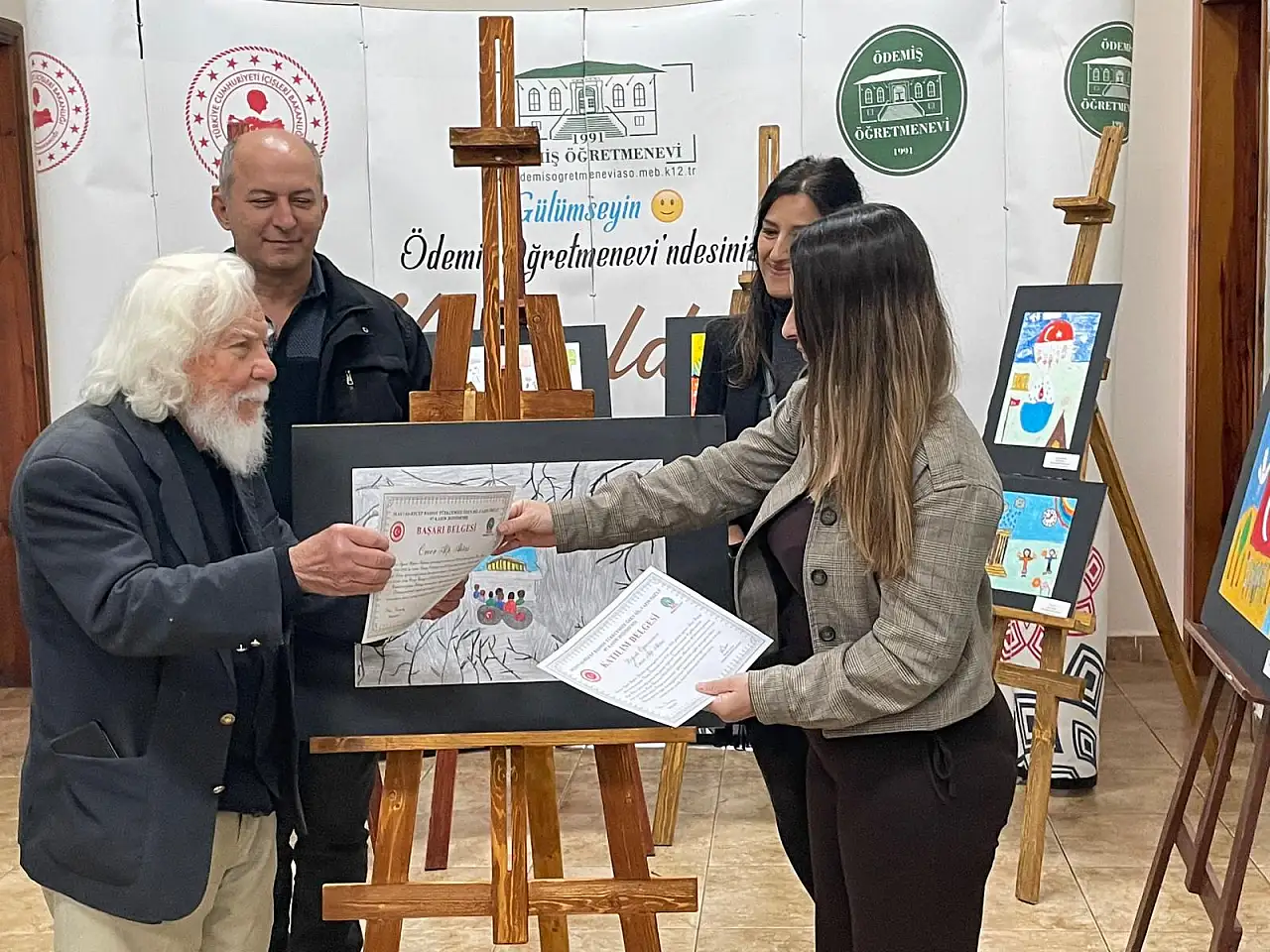 Ödemiş'te '10. Savaş–Recep Bassoy Türkçemize Özen Dil–Yazın Ödülü' Kapsamında Resim Sergisi Açıldı