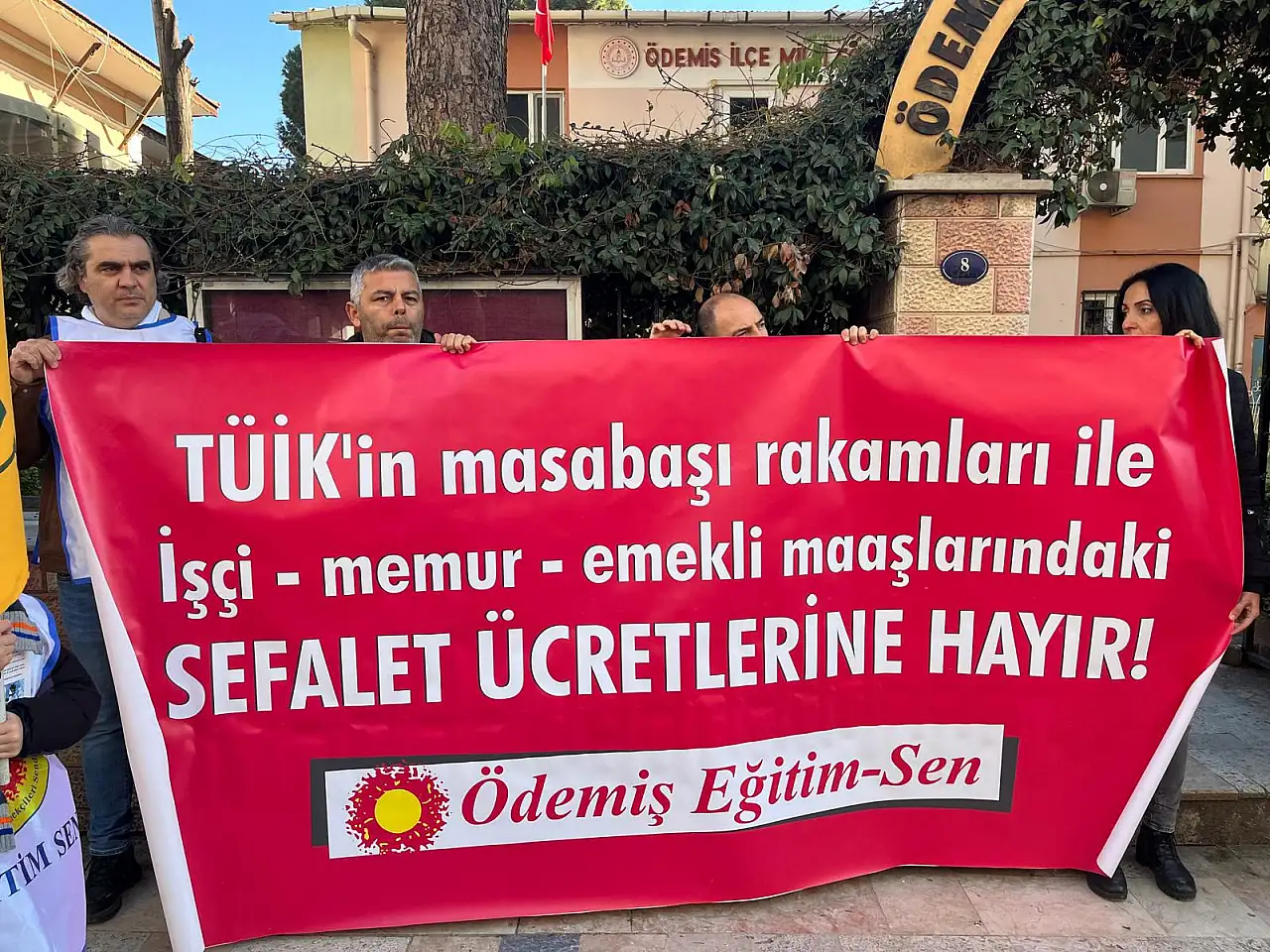 GEÇİNEMİYORUZ İNSANCA YAŞAM İÇİN İŞ BIRAKTIK