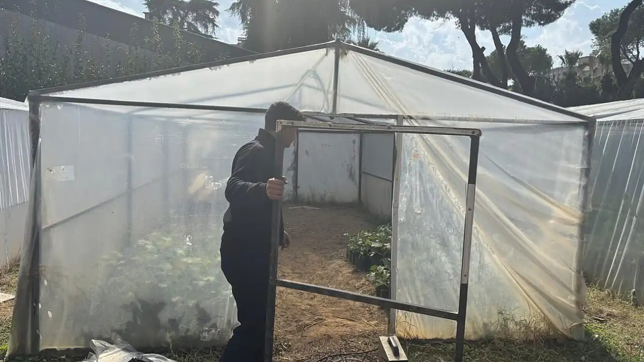 Ödemiş Mesleki ve Teknik Anadolu Lisesi Sera Bakım ve Onarım Çalışması Gerçekleştirdi