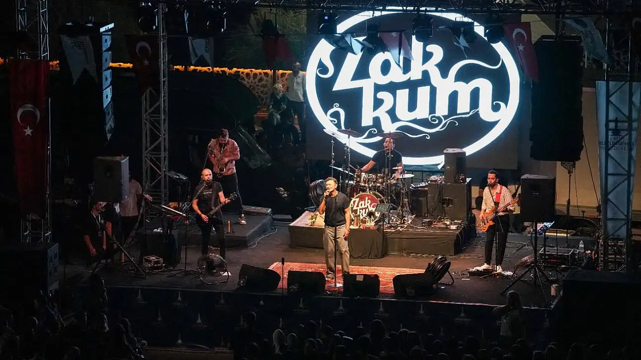 Tire'nin 4 Eylül Kurtuluş Coşkusu Gölet Şenlik Alanı'nda Yaşandı