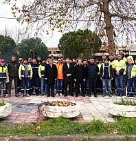 BAŞKAN OKUROĞLU BELEDİYE PERSONELİNİN YENİ YILINI KUTLADI