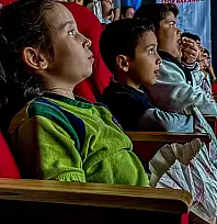 Bayındır'da Miniklerle Sinema Keyfi: Rafadan Tayfa Etkinliği Renkli Görüntülere Sahne Oldu