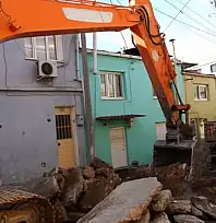 GAZİ CADDESİ'NDE YOL YENİLEME ÇALIŞMALARI BAŞLADI
