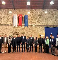 İzmir'de CHP'li Başkanlar Bir Araya Geldi