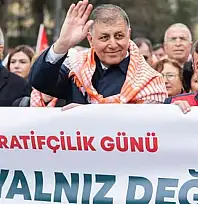 İZMİR'DE DÜNYA KOOPERATİFÇİLİK GÜNÜ KORTEJLE KUTLANDI