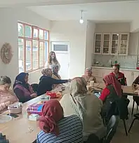 KİRAZ'DA KADIN ÜRETİCİLERE ŞAP HASTALIĞI VE BİTKİSEL ÜRETİM EĞİTİMİ