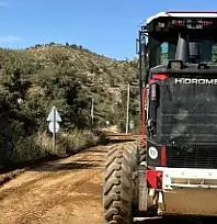 Kiraz'da Toprak Yollarda Bakım Çalışması