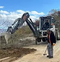 Kiraz'da Yollara Yeni Dokunuş: Kayadibi'ne Asfalt Yama Çalışması