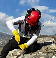 KÖYÜ TEHDİT EDEN KAYAYA MÜDAHALE