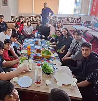 Ödemiş Gençlik Merkezi'nde Çiğ Köfte Etkinliği Düzenlendi