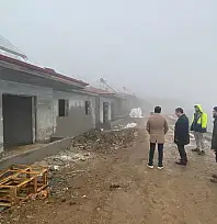 ÖDEMİŞ KAYMAKAMI YANGIN MAĞDURU MAHALLELERDE İNCELEMELERDE BULUNDU