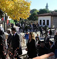 ÖDEMİŞ'TE HÜKÜMLÜLERİN ESERLERİ TARİHİ MEKÂNDA SANATLA BULUŞTU