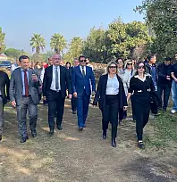 Ödemiş'te Osmaniye Yer Fıstığı Hasadı Gerçekleştirildi