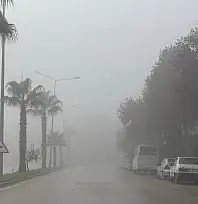 ÖDEMİŞ 'TE SABAH SAATLERİNDE SİS ETKİLİ OLDU