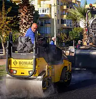 Refet Saygılı Caddesi'nde Sıcak Asfalt Çalışması Başladı