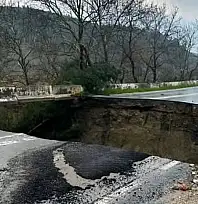 Selçuk – Ortaklar yolu çökünce ulaşım durdu