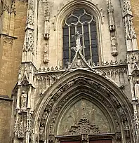 TAŞTA YAZILI ZAMAN:AİX-EN-PROVENCE'TA SAİND- SAUVEUR KATEDRALİ