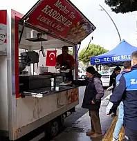 TİRE BELEDİYESİNDEN KANDİL LOKMASI İKRAMI