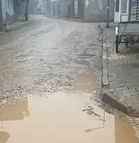 UMURBEY MAHALLESİ'NDE YOL SORUNU TEPKİ ÇEKİYOR