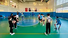 Ödemiş Gençlik Merkezi'nde Basketbol Eğitimi Devam Ediyor