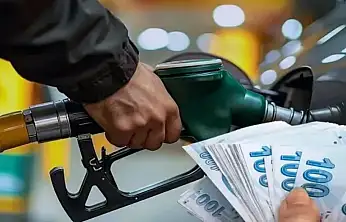 AKARYAKIT ZAMLARI SÜRÜYOR: MOTORİN VE  BENZİNE  YENİ YIL ARTIŞI