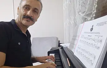 BERKANT KOŞAR, EGE'NİN YETENEKLİ SESİ OLARAK SANAT YAŞAMINI SÜRDÜRÜYOR
